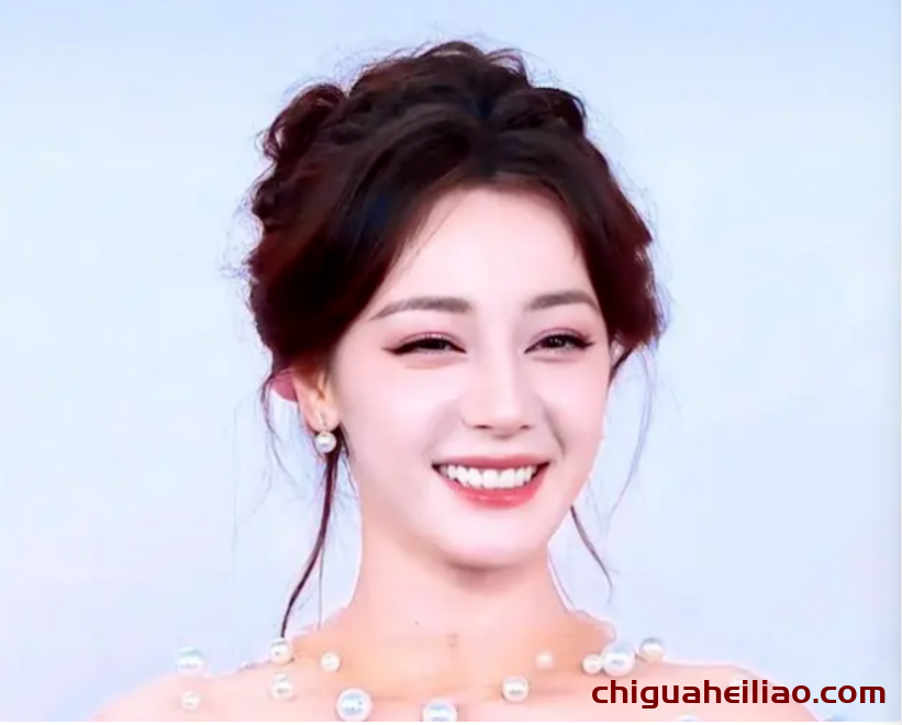 32岁迪丽热巴造型受质疑,美貌成焦点